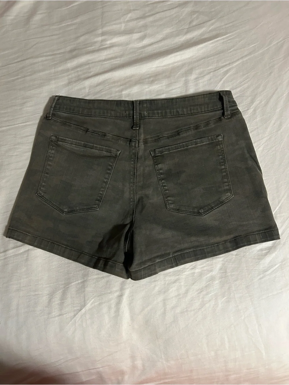 Pistola Hannah Camo Cargo Shorts Size 30